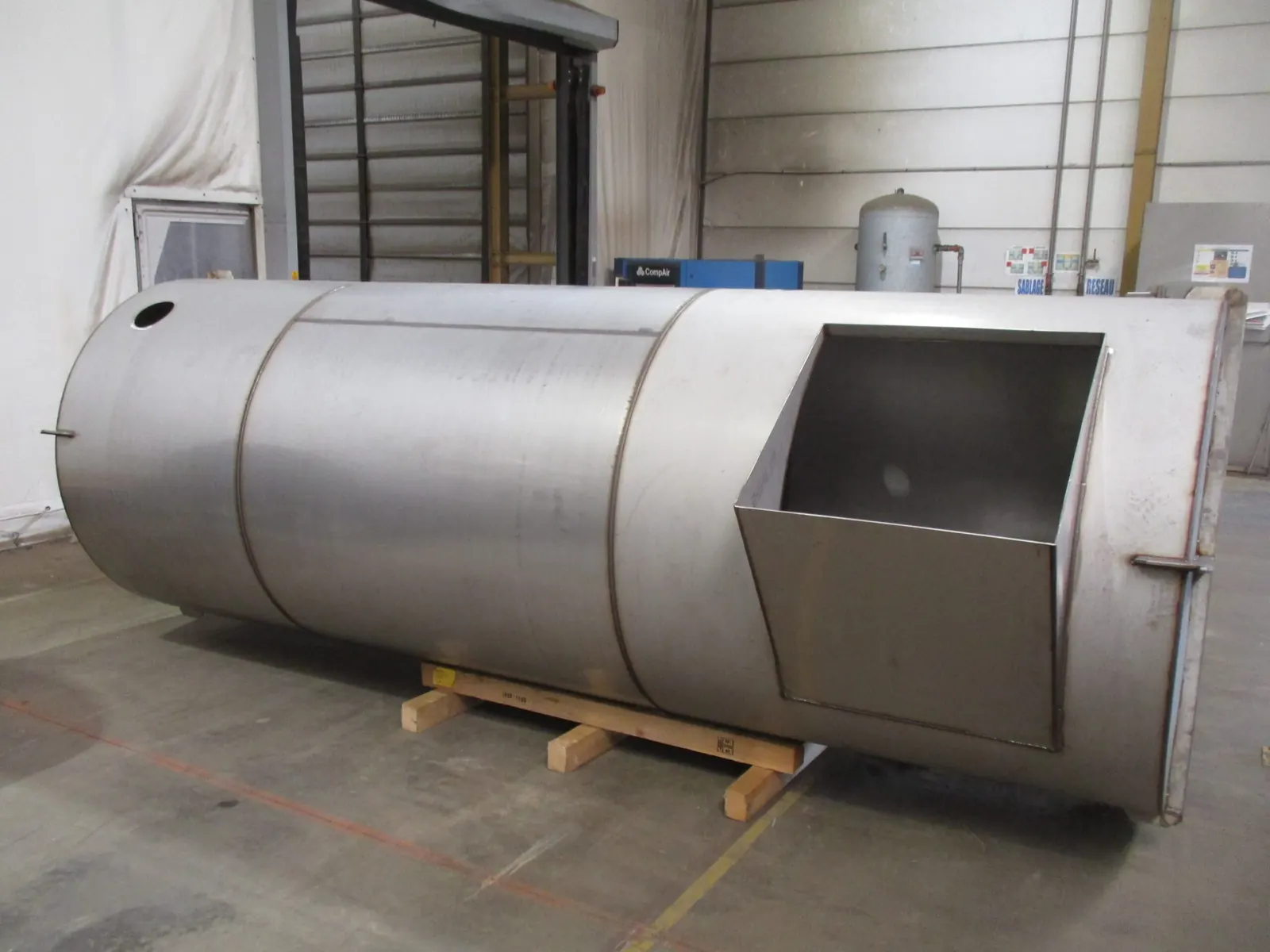 Stainless steel tank