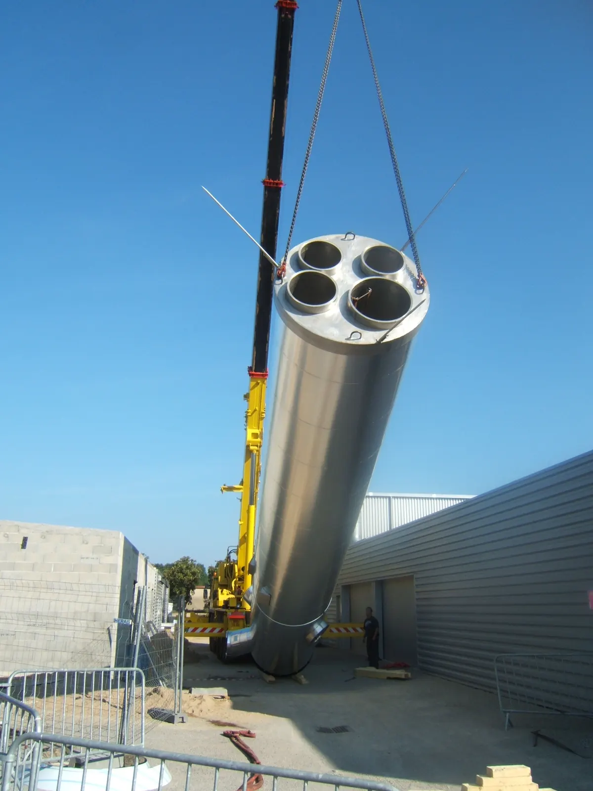 Multi-flue chimney